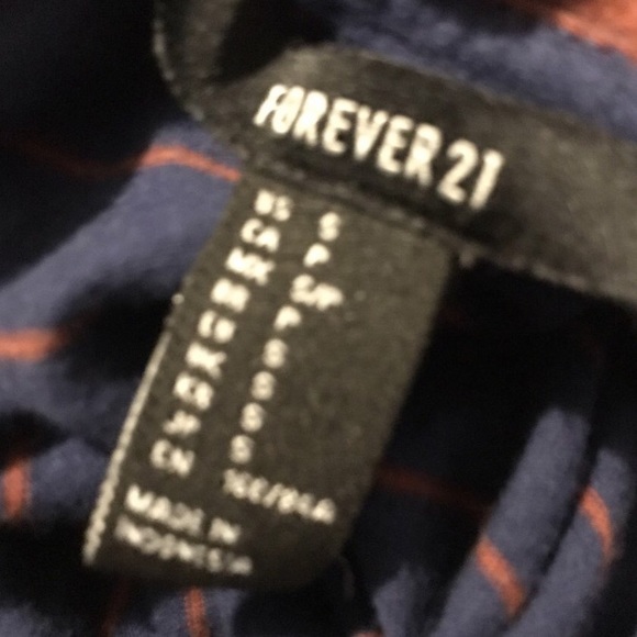 Forever21 Croptop - Picture 4 of 4